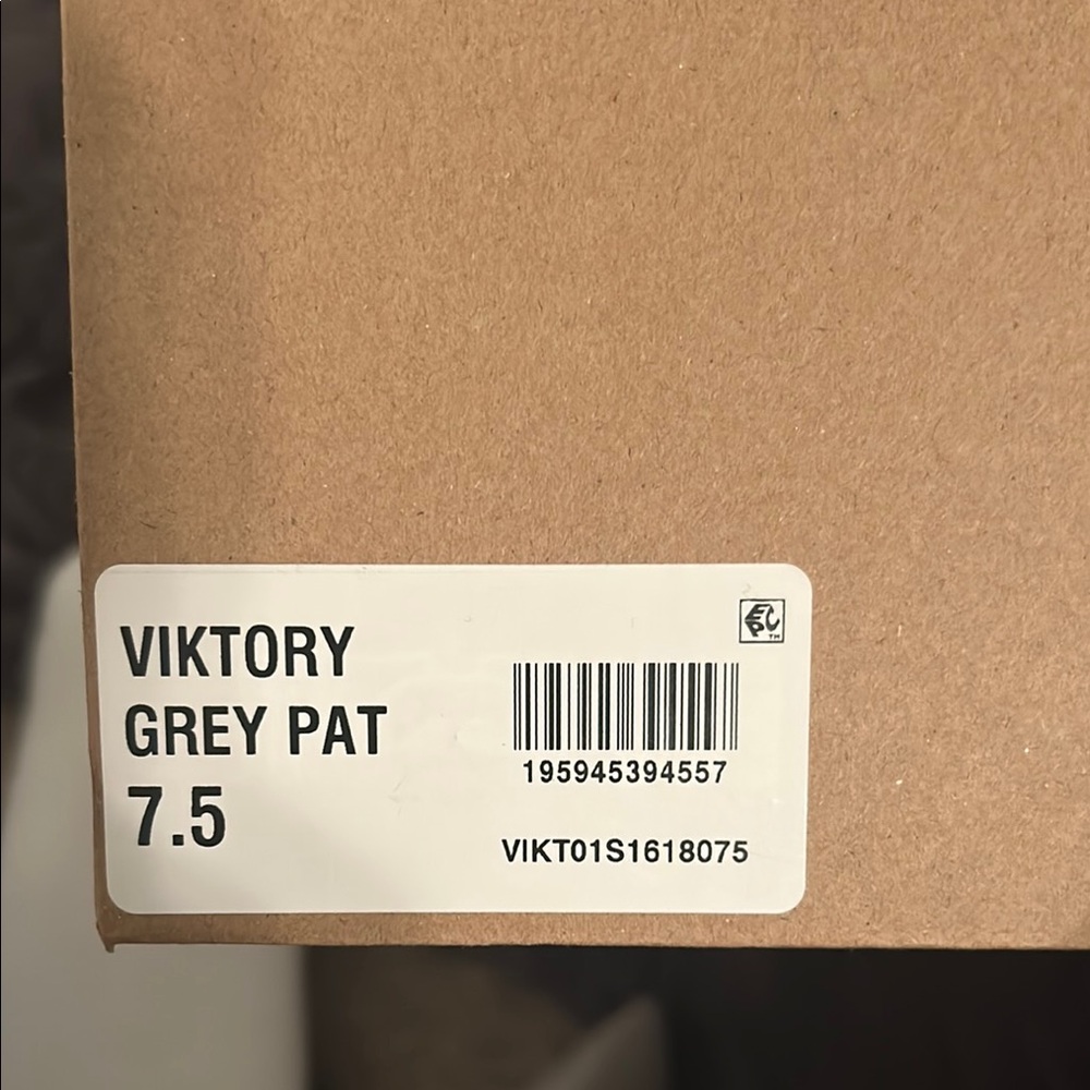 Steve Madden Tan Box